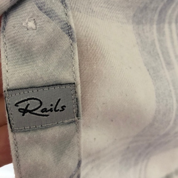 Rails Button Down - Picture 4 of 7